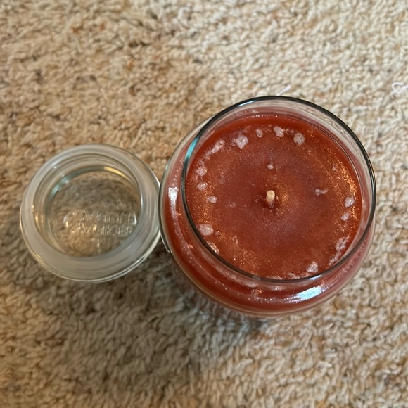 Yankee Candle Cinnamon Toast - Picture 3 of 5